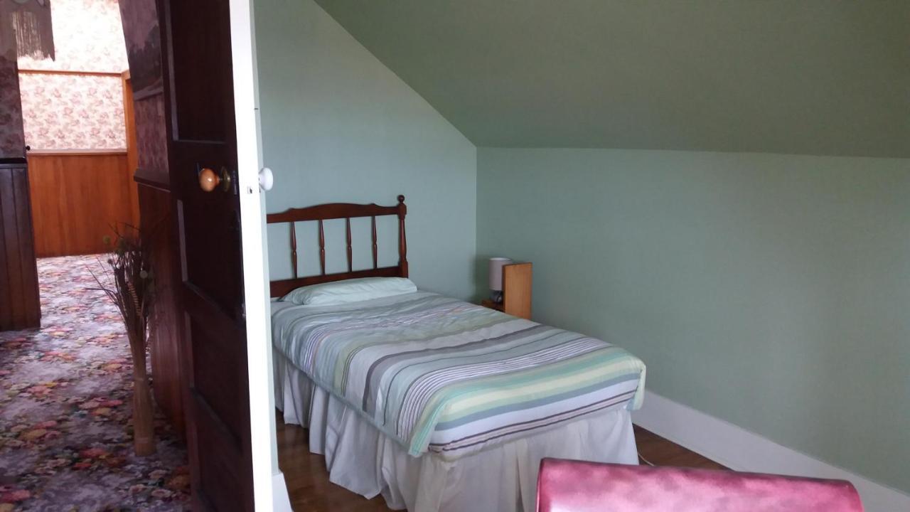 Chimneys B&B Oamaru Exterior photo
